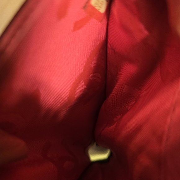 CHANEL Black and White Quilted Wallet - Picture 5 of 11